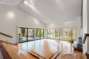 16 Wadsworth Ln, Dartmouth, MA 02748 - Photo 2