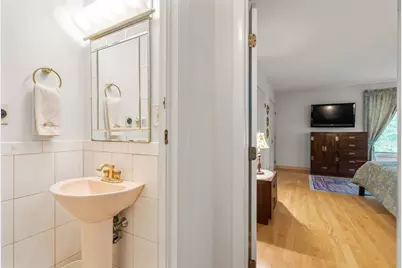 16 Wadsworth Ln, Dartmouth, MA 02748 - Photo 10