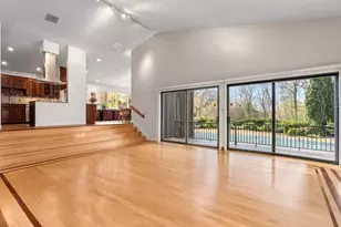 16 Wadsworth Ln, Dartmouth, MA 02748 - Photo 6