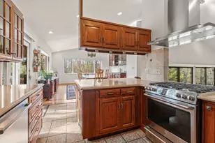 16 Wadsworth Ln, Dartmouth, MA 02748 - Photo 8