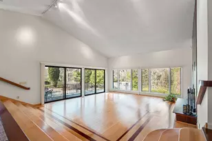 16 Wadsworth Ln, Dartmouth, MA 02748 - Photo 2