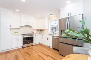 89 Hardy Pond Rd, Waltham, MA 02452 - Photo 10