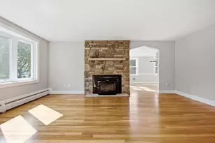 14 Pleasant St, North Reading, MA 01864 - Photo 4