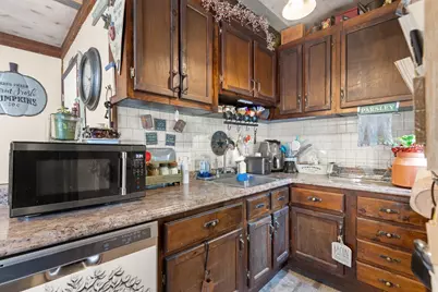 9 Norcross St, Worcester, MA 01602 - Photo 12