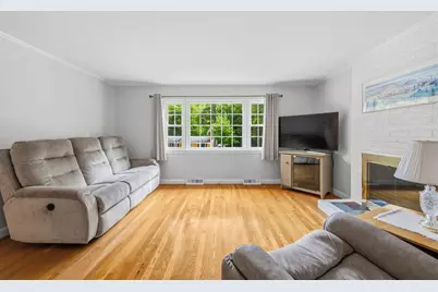 279 Center St, Pembroke, MA 02359 - Photo 6
