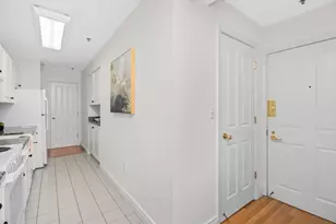 10 Charlesgate E, Boston, MA 02215 - Photo 14