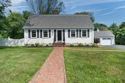 11 Longview Dr, Dartmouth, MA 02747 - Photo 1