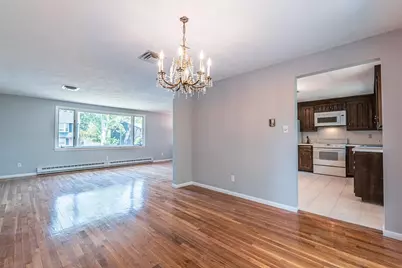 20 Fieldstone Dr, Stoneham, MA 02180 - Photo 4
