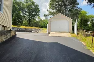 49 Oxford Ave, Dudley, MA 01571 - Photo 20