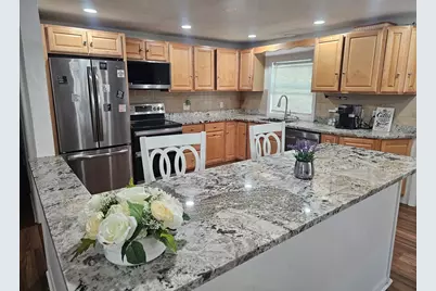 10 Marmion Ave, Worcester, MA 01606 - Photo 4