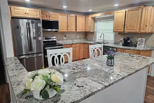 10 Marmion Ave, Worcester, MA 01606 - Photo 4