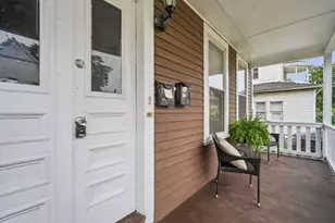 26 Hebron St, Springfield, MA 01107 - Photo 2
