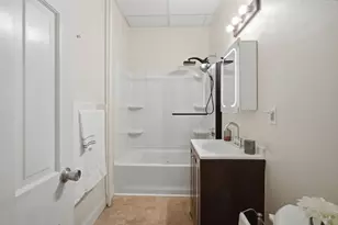 26 Hebron St, Springfield, MA 01107 - Photo 14