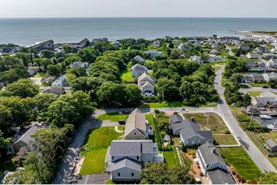 29 Parkers Neck Road, Yarmouth, MA 02664 - Photo 2