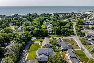 29 Parkers Neck Rd, Yarmouth, MA 02664 - Photo 2