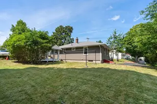 128 Clark St, Worcester, MA 01606 - Photo 4