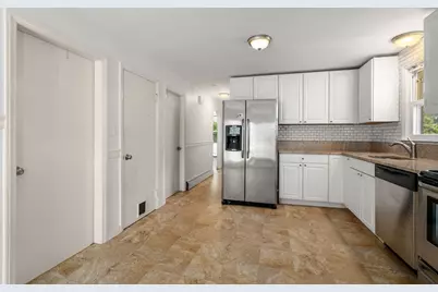 128 Clark St, Worcester, MA 01606 - Photo 6
