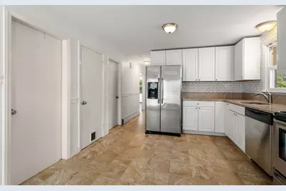 128 Clark St, Worcester, MA 01606 - Photo 6