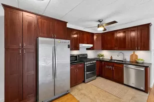 20 Skyline Dr, Braintree, MA 02184 - Photo 2