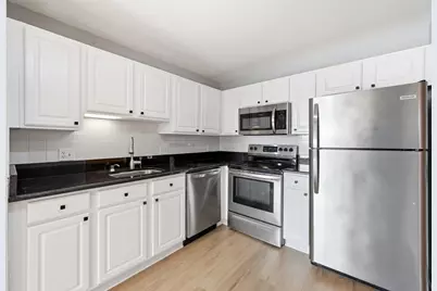 326 Broadway #9, Somerville, MA 02145 - Photo 4