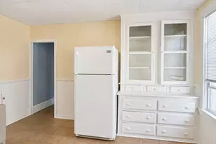 159 Frederick St, New Bedford, MA 02744 - Photo 12