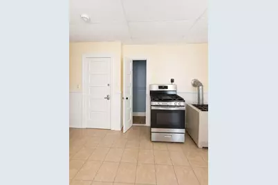 159 Frederick St #3W, New Bedford, MA 02744 - Photo 10