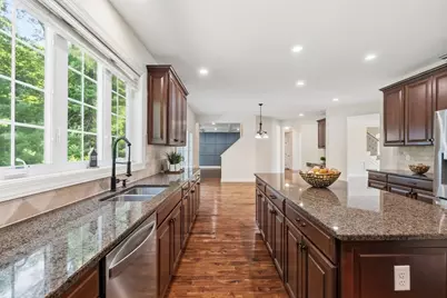 208 Mohawk Path, Holliston, MA 01746 - Photo 6