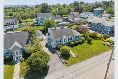 301 Westhill Avenue, Somerset, MA 02726 - Photo 4