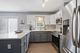 55 Hoover St, Leominster, MA 01453 - Photo 10