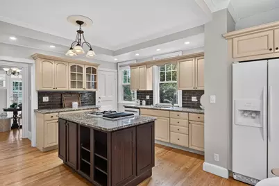 41 Maple St, Stoneham, MA 02180 - Photo 10