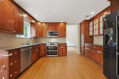 250 Palisades Cir, Stoughton, MA 02072 - Photo 8