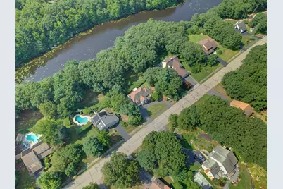 250 Palisades Cir, Stoughton, MA 02072 - Photo 2