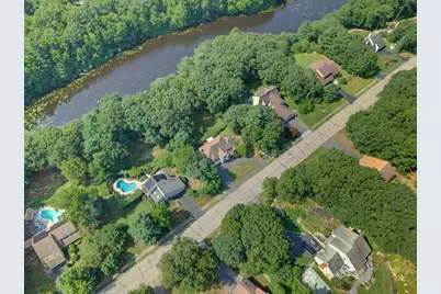 250 Palisades Cir, Stoughton, MA 02072 - Photo 2