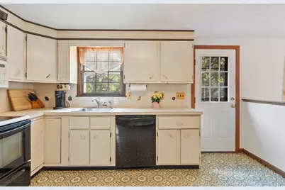 10 Gearty St, Wilmington, MA 01887 - Photo 4