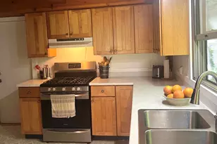 42 Captain Lathrop Dr, Deerfield, MA 01373 - Photo 10