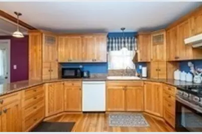 8 Highland St, Peabody, MA 01960 - Photo 6