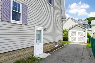 8 Highland St, Peabody, MA 01960 - Photo 4
