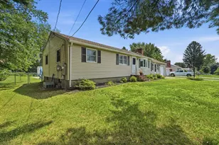 25 Paulson Dr, West Springfield, MA 01089 - Photo 2