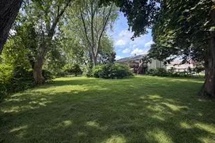 24 Crestshire Dr, Lawrence, MA 01843 - Photo 2