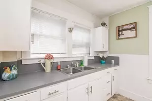 46 Walnut St, Montague, MA 01376 - Photo 16
