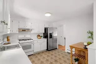 21 Freeport Dr, Burlington, MA 01803 - Photo 12
