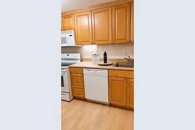 100 Marion St #B, Brookline, MA 02446 - Photo 2