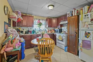1792 Pleasant St, Fall River, MA 02723 - Photo 2