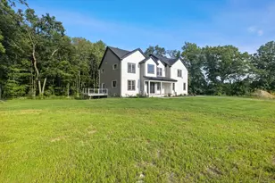 10 Falcon Dr, Shrewsbury, MA 01545 - Photo 2