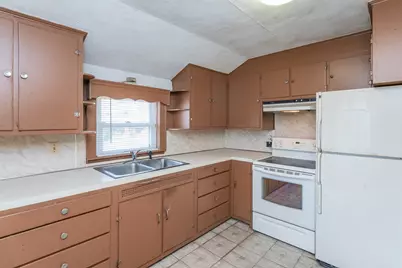 11 Hampshire Street, Ludlow, MA 01056 - Photo 14