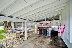 47 W School St, Westfield, MA 01085 - Photo 20