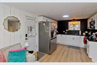 47 W School St, Westfield, MA 01085 - Photo 10