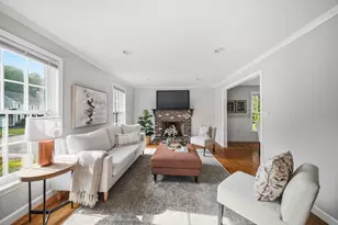 27 Stonegate Rd, Chelmsford, MA 01824 - Photo 4