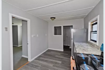 143 Davenport St, Springfield, MA 01119 - Photo 6