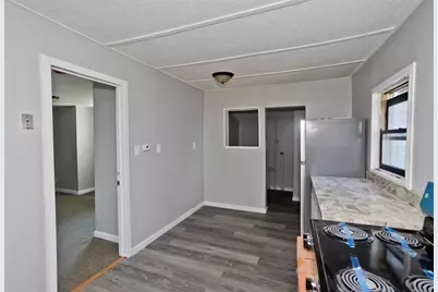 143 Davenport St, Springfield, MA 01119 - Photo 6